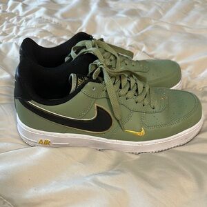 Air Force 1 Nike Green Gold and Black Sneakers 8.5